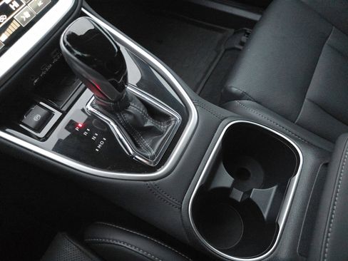 Used 2023 Subaru Outback Limited image 29