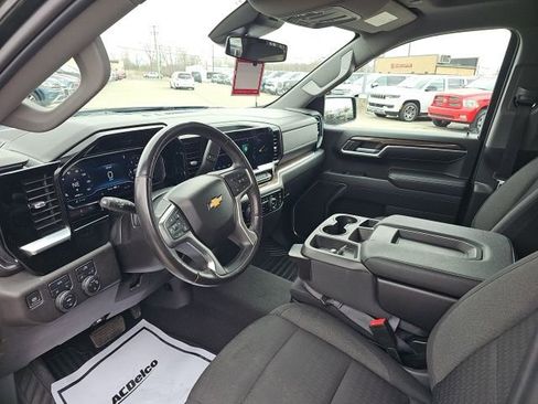 Used 2022 Chevrolet Silverado 1500 LT image 12
