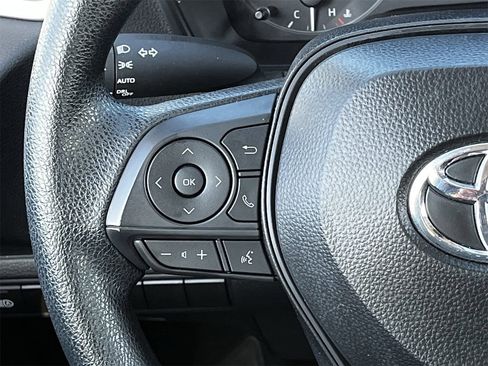 Used 2025 Toyota Corolla LE image 12