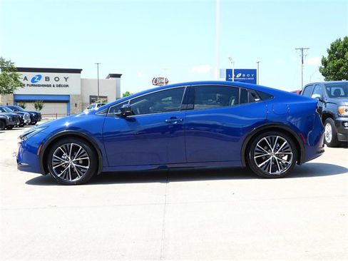 Certified 2025 Toyota Prius XLE image 2