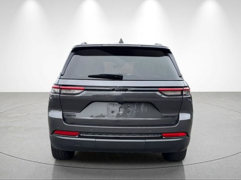 Used 2024 Jeep Grand Cherokee Limited w/ Black Appearance Package AWD/4WD image 4