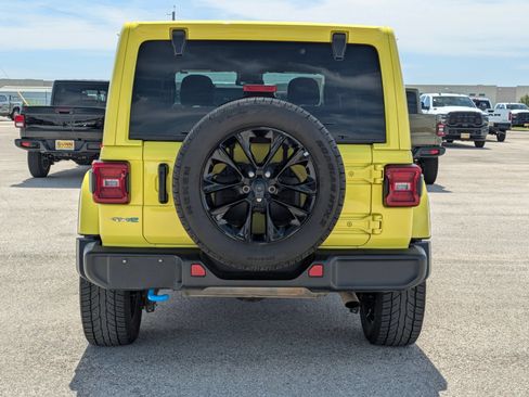 Used 2024 Jeep Wrangler Unlimited Sahara AWD/4WD image 6