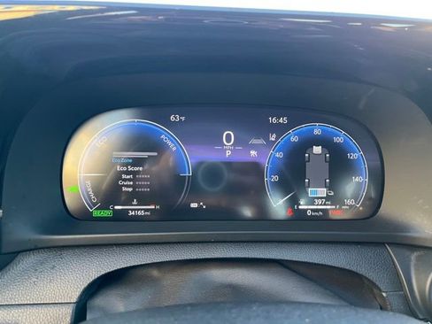 Used 2024 Toyota Crown XLE image 34