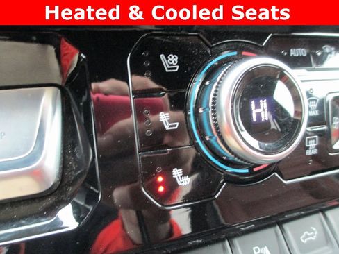 Certified 2025 GMC Sierra 3500 Denali Ultimate image 19