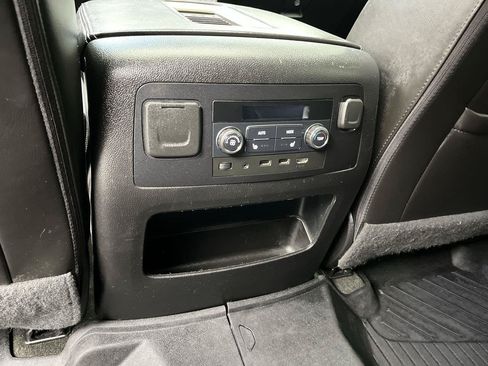 Used 2018 GMC Yukon XL Denali w/ Denali Ultimate Package AWD/4WD image 16