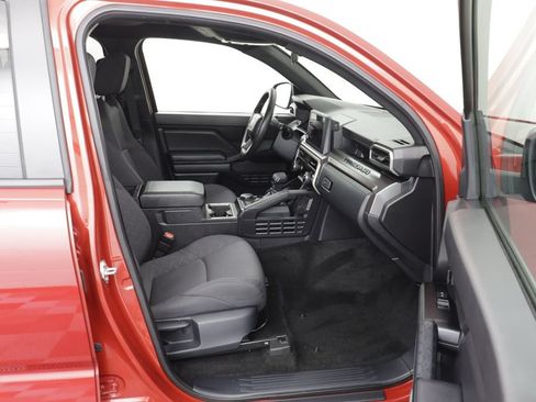 Used 2025 Toyota Tacoma SR5 AWD/4WD image 19