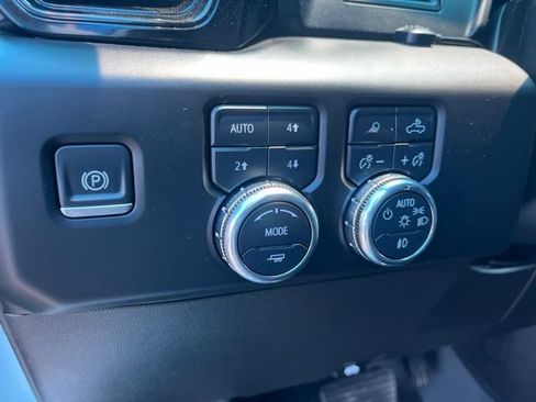 Used 2022 GMC Sierra 1500 AT4 AWD/4WD image 14