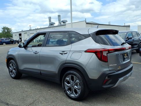 Used 2026 Kia Seltos LX AWD/4WD image 8