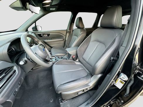 Used 2025 Subaru Forester Touring image 29