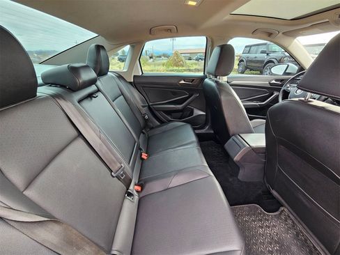 Used 2020 Volkswagen Jetta SE image 25