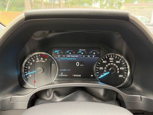 Used 2018 Ford F150 Lariat w/ Equipment Group 502A Luxury AWD/4WD image 15