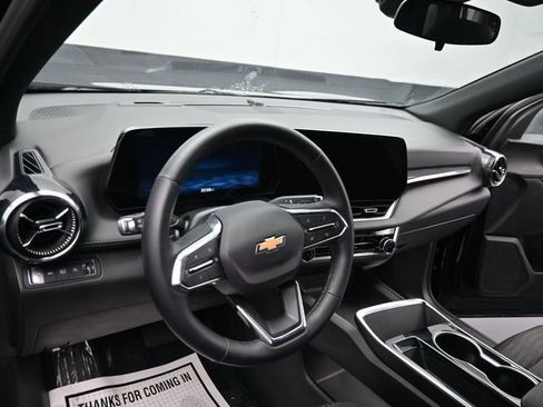 Used 2025 Chevrolet Equinox LT image 13