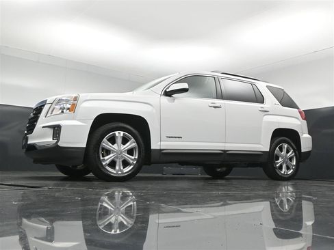 Used 2017 GMC Terrain SLE w/ Driver Alert Package I FWD image 27