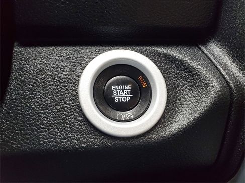 Used 2018 RAM 1500 Laramie w/ Convenience Group image 16