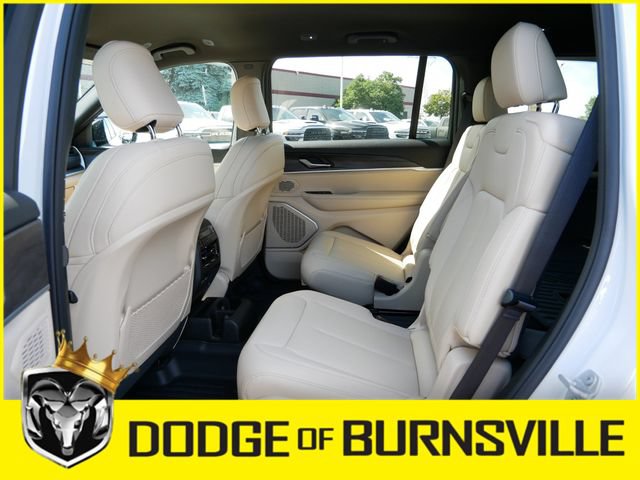 Used 2026 Jeep Grand Cherokee L Limited AWD/4WD image 16