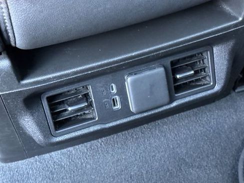 Used 2024 GMC Sierra 1500 SLT image 44