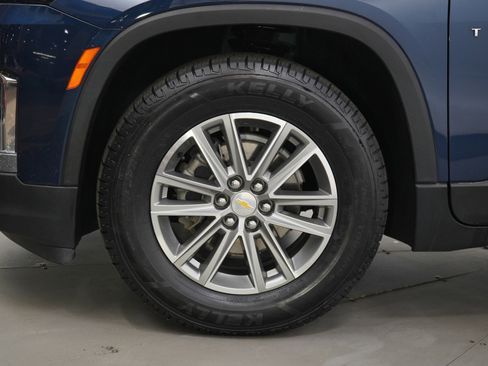 Used 2023 Chevrolet Traverse LT image 33