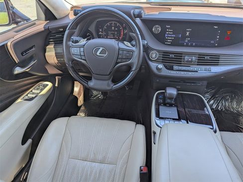 Used 2020 Lexus LS 500 w/ Luxury Package image 7