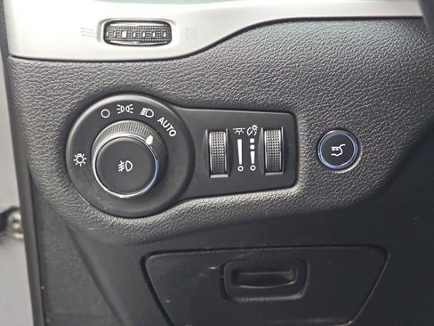 Used 2018 Jeep Cherokee Trailhawk w/ Quick Order Package 27L AWD/4WD image 28