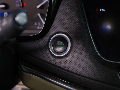 Used 2019 Cadillac XT5 FWD image 21