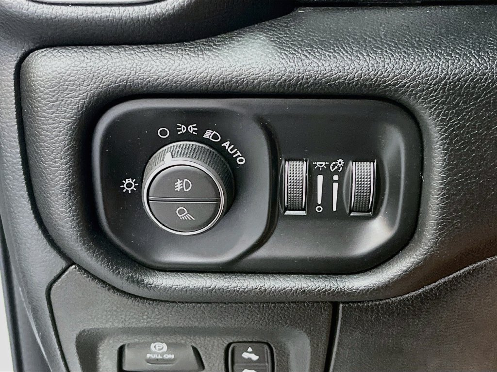 Used 2022 RAM 1500 Laramie AWD/4WD image 10