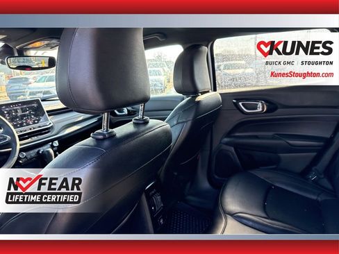 Used 2024 Jeep Compass Trailhawk image 38