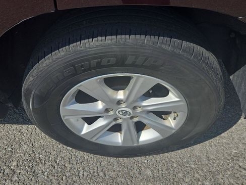 Used 2011 Toyota Highlander 4WD w/ Tech Pkg image 11