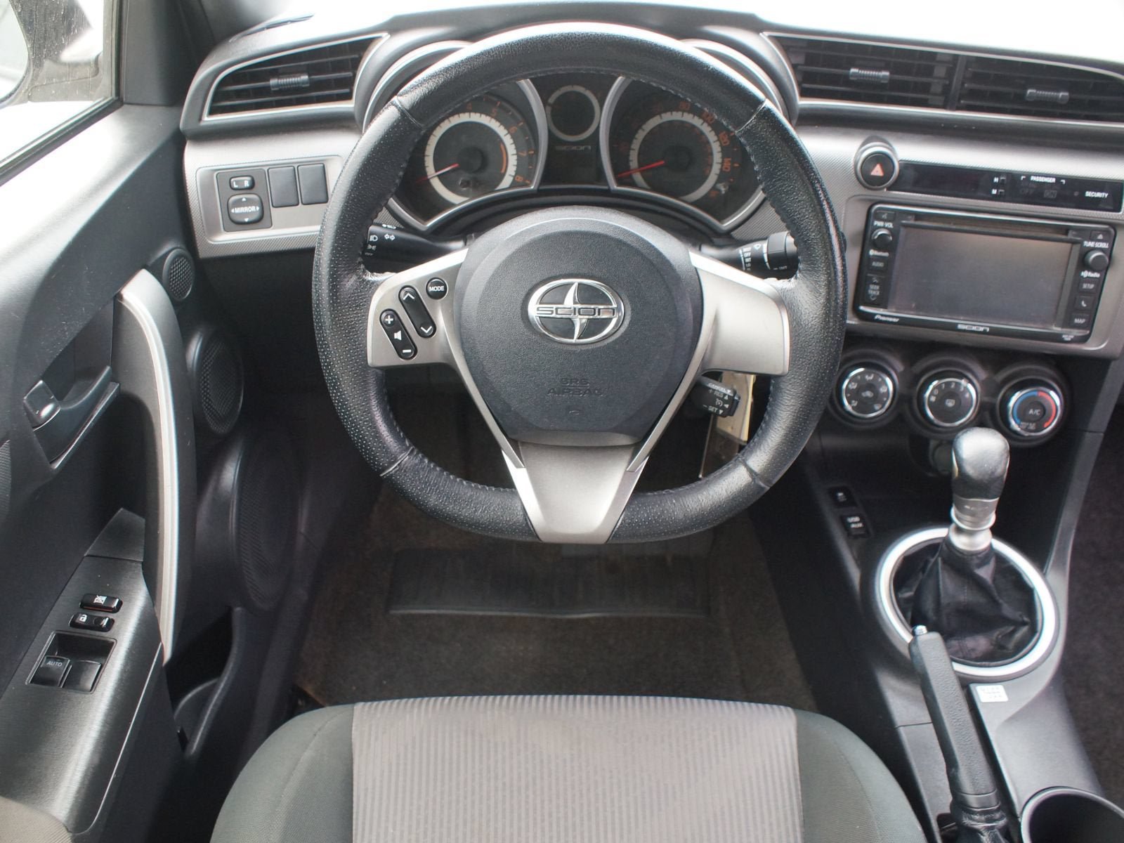 Used 2014 Scion tC FWD image 5