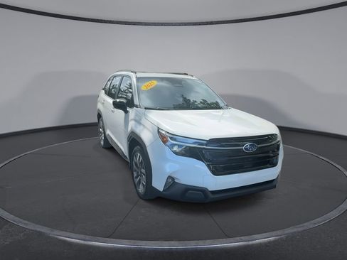 Used 2025 Subaru Forester Touring w/ Popular Package - Touring image 3