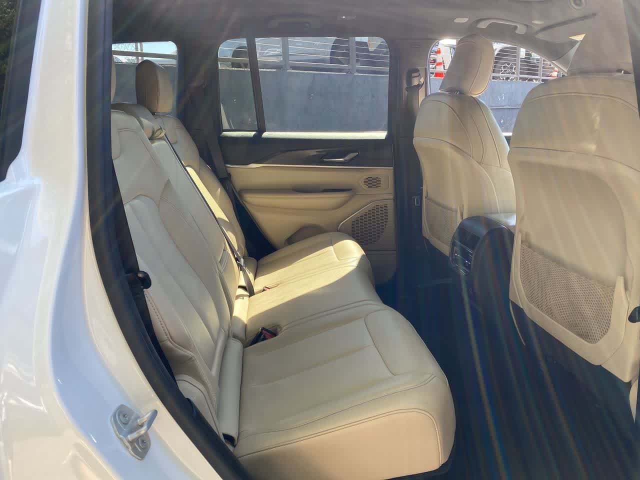 Used 2024 Jeep Grand Cherokee Limited 4xe AWD/4WD image 17