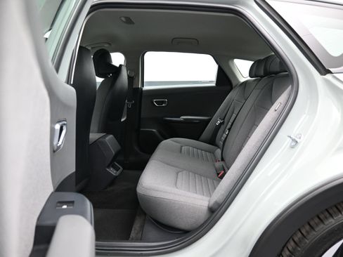 Used 2025 Kia K4 EX FWD image 11