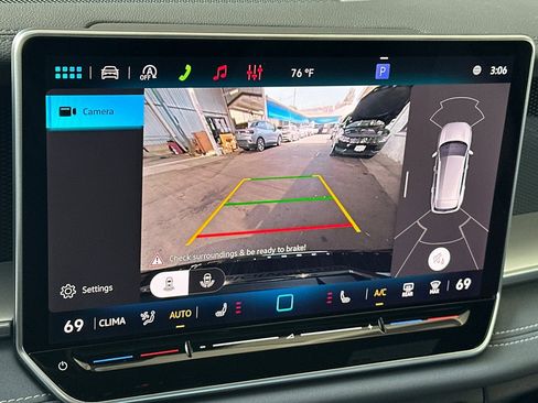 New 2026 Volkswagen Tiguan SE R-Line FWD image 17