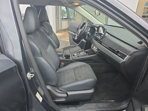 Used 2024 Mitsubishi Outlander SE AWD/4WD image 18