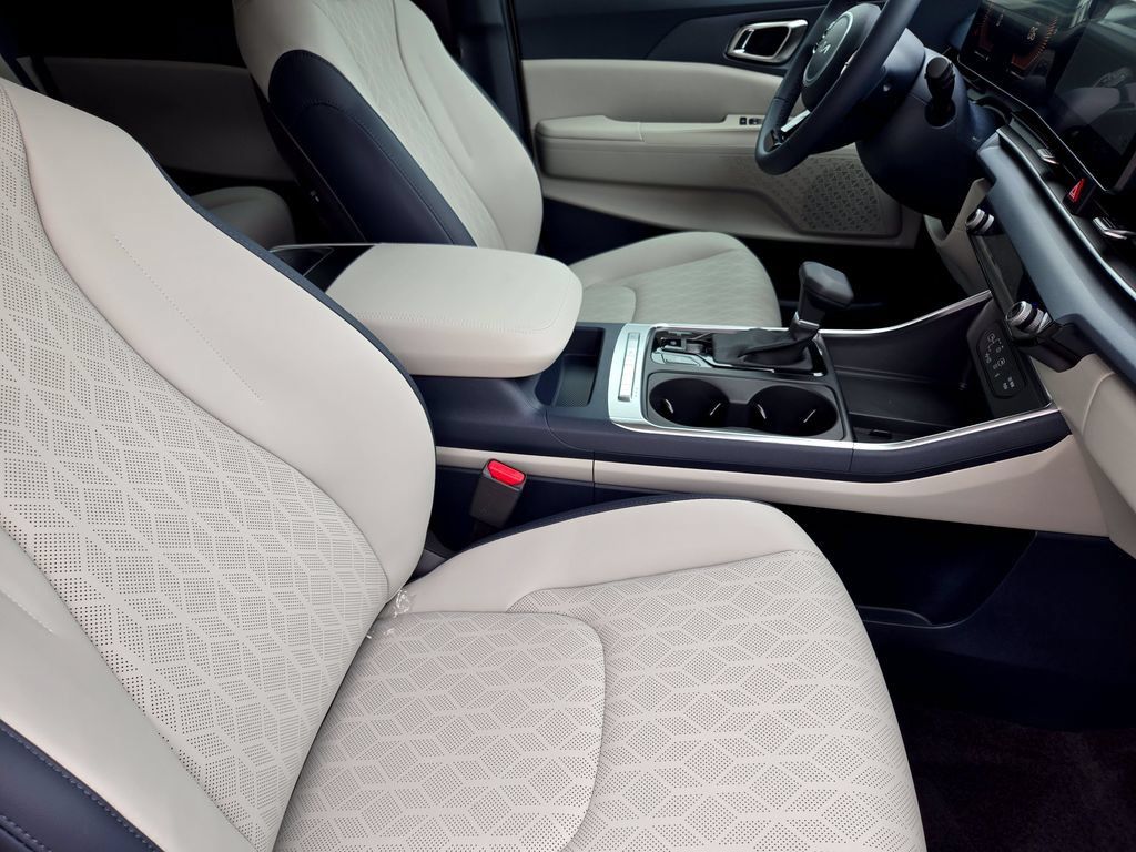 New 2026 Kia Carnival EX FWD image 12