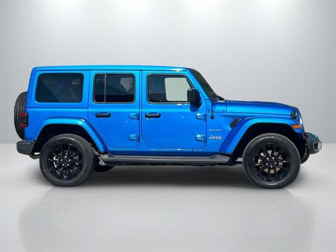 Used 2023 Jeep Wrangler Unlimited Sahara w/ Cold Weather Group image 4