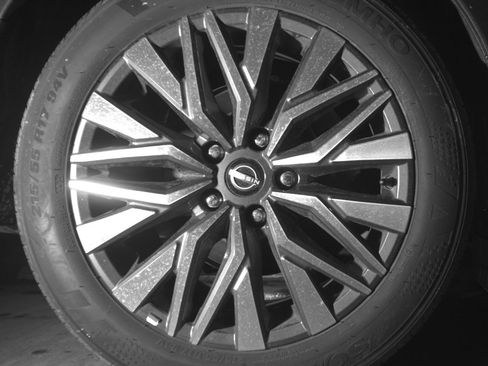 Used 2025 Nissan Altima 2.5 SV FWD image 15
