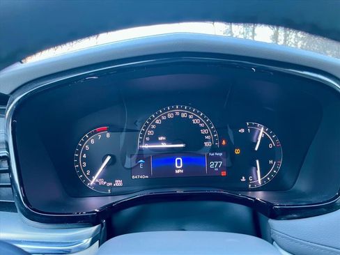 Used 2018 Cadillac XT5 Luxury w/ Driver Awareness Package image 24