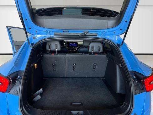 Used 2024 Chevrolet Trax RS w/ Sunroof Package FWD image 25