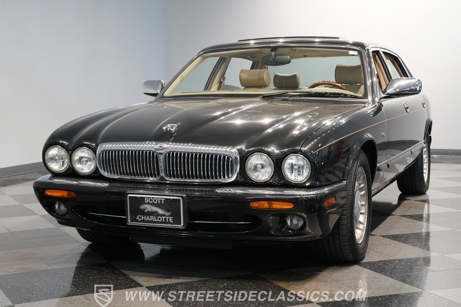 Used 1998 Jaguar XJ8 L RWD image 19