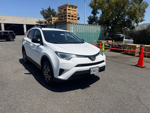 Used 2018 Toyota RAV4 LE w/ All Weather Liner Package FWD image 2