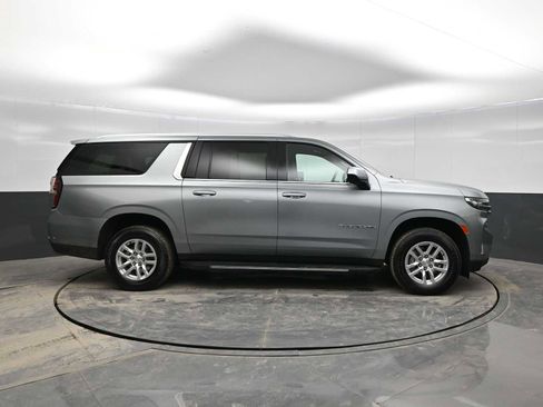 Used 2024 Chevrolet Suburban LT image 9