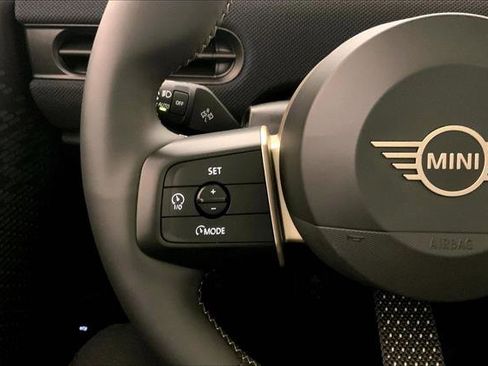 Certified 2025 MINI Cooper S image 18