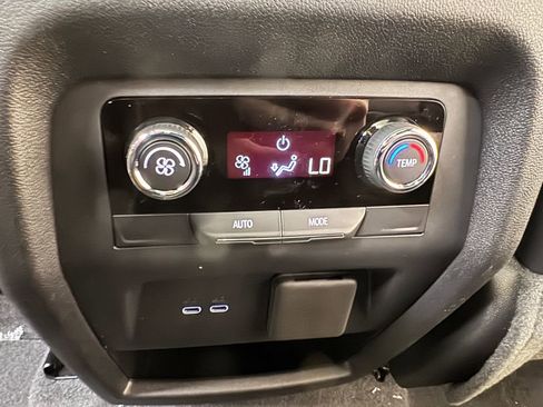 New 2026 Chevrolet Traverse Z71 w/ Enhanced Driving Package AWD/4WD image 13