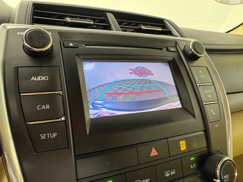 Used 2017 Toyota Camry LE FWD image 17