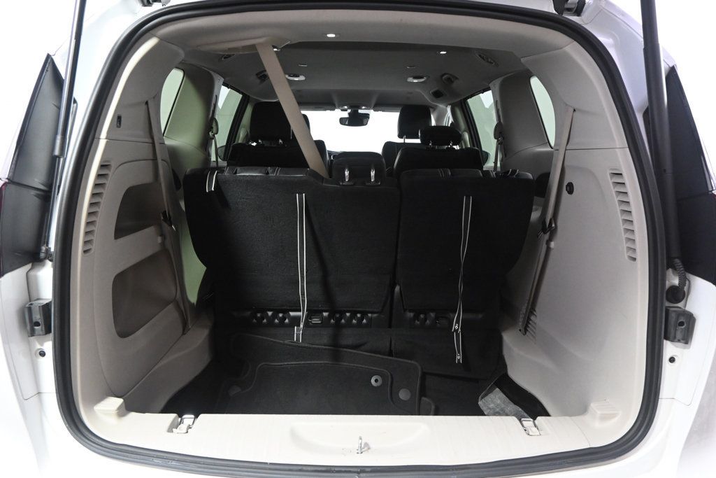 Used 2022 Chrysler Pacifica Touring-L FWD image 20