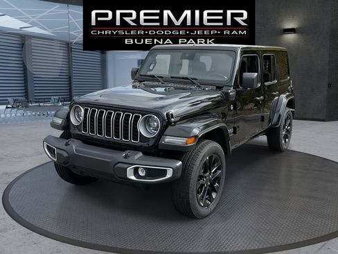 Used 2025 Jeep Wrangler Unlimited Sahara w/ Safety Group AWD/4WD image 1