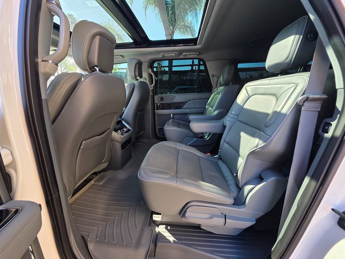 Used 2018 Lincoln Navigator L Select w/ Technology Package RWD image 26