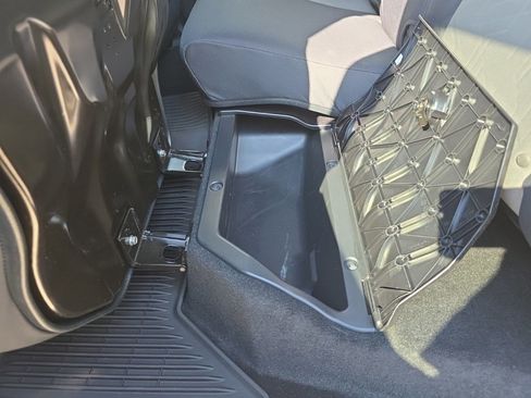 Used 2021 Toyota Tacoma TRD Sport image 11