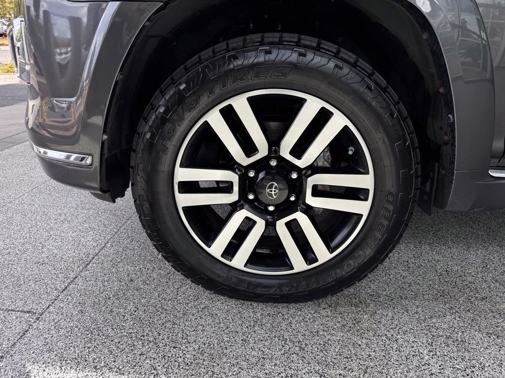 Used 2018 Toyota 4Runner Limited AWD/4WD image 9