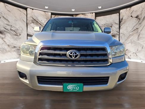 Used 2008 Toyota Sequoia SR5 image 2